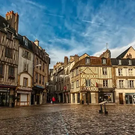 Le Poitevin - Centre Apartment